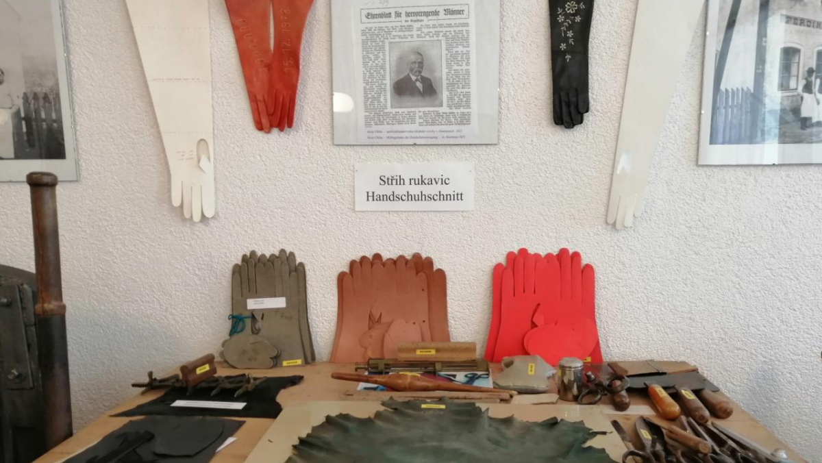 Muzeum rukavičkářství najdete v Abertamech