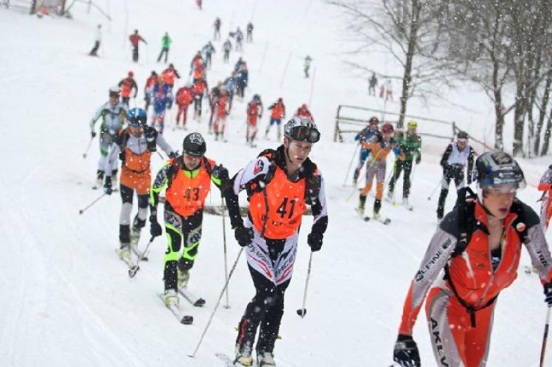 Závody ve skialpinismu, Mikulov, Krušné hory | Autor: Karel Pešek | -