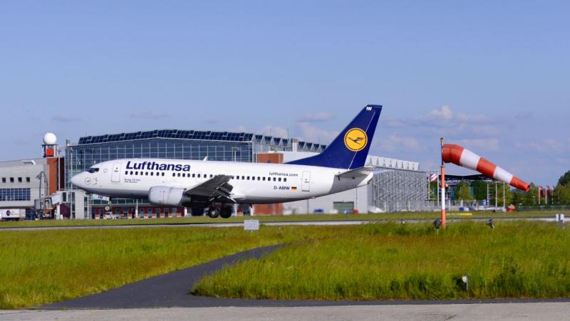 Letadlo Lufthansa na letišti v Drážďanech | Flughafen Dresden GmbH, Michael Weimer